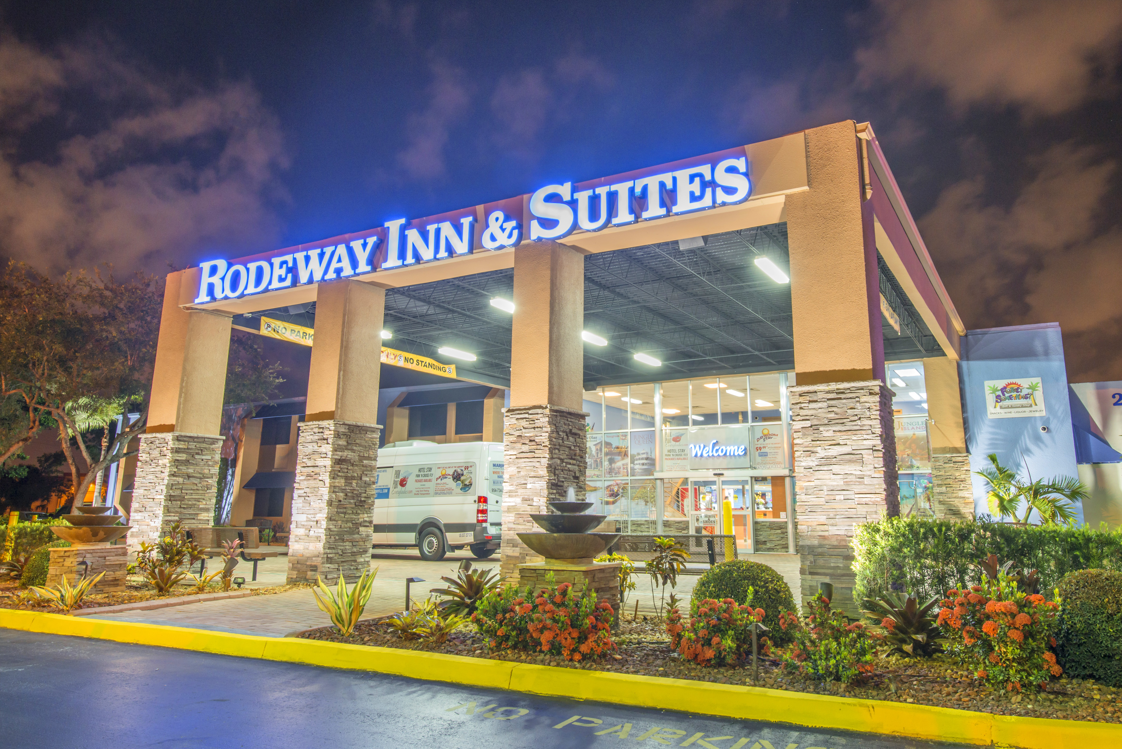 Rodeway Inn & Suites - Fort Lauderdale Airport & Port Everglades Cruise Port Hotel Ready for Arrival of MS Koningsdam